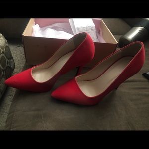 Red pumps